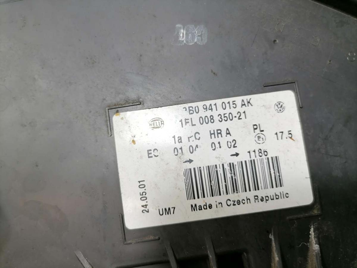 VW Passat 3BG original Scheinwerfer links Halogen BJ01